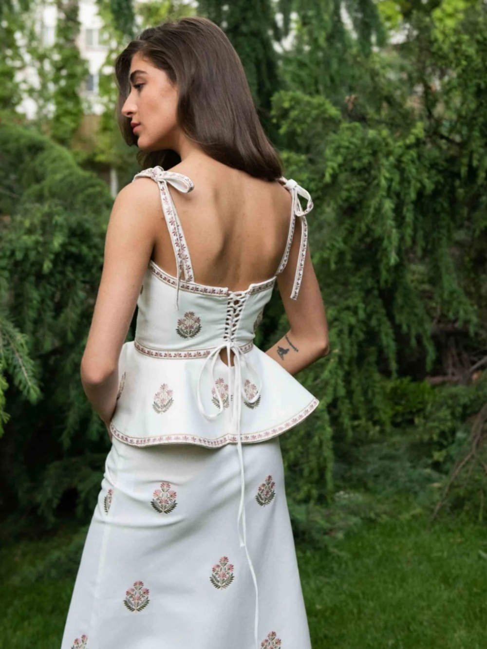 Rosewaterhouse Mina Linen Embroidered Peplum Floral Top in Pastel Blue/Ivory NEW - Picture 4 of 14